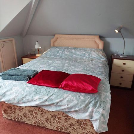 Double Room With Ensuite Shower Room In Quiet, Private House Worthing Bagian luar foto