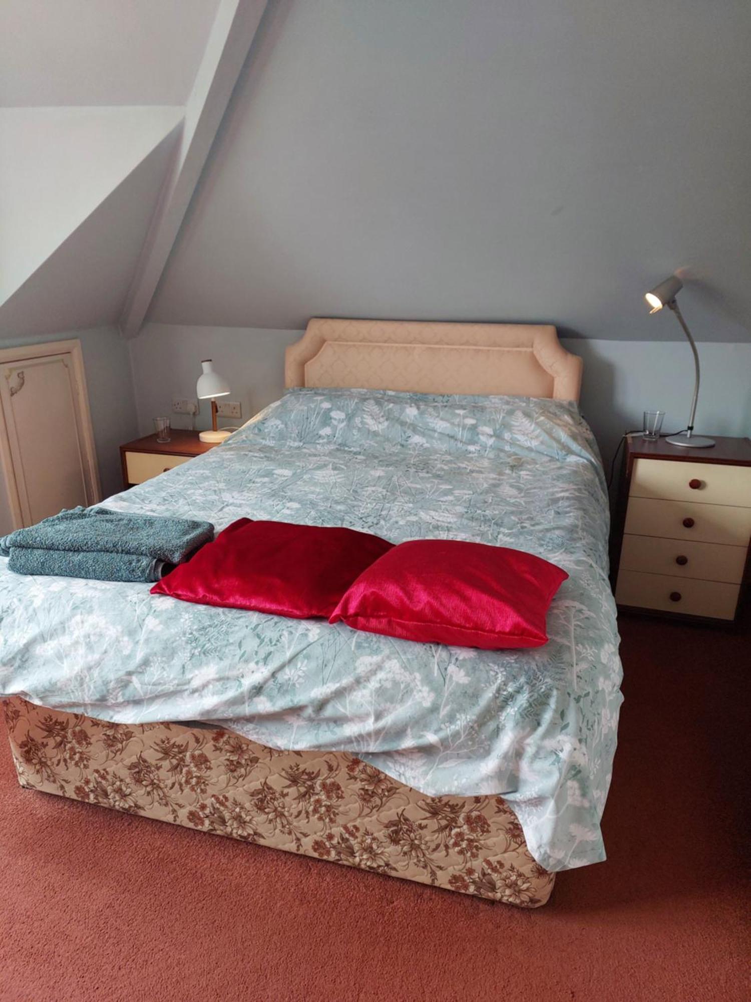 Double Room With Ensuite Shower Room In Quiet, Private House Worthing Bagian luar foto